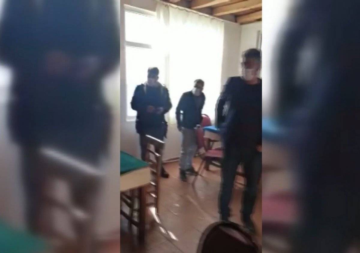 Kahramanmaraş'ta açık olan kıraathaneye baskın