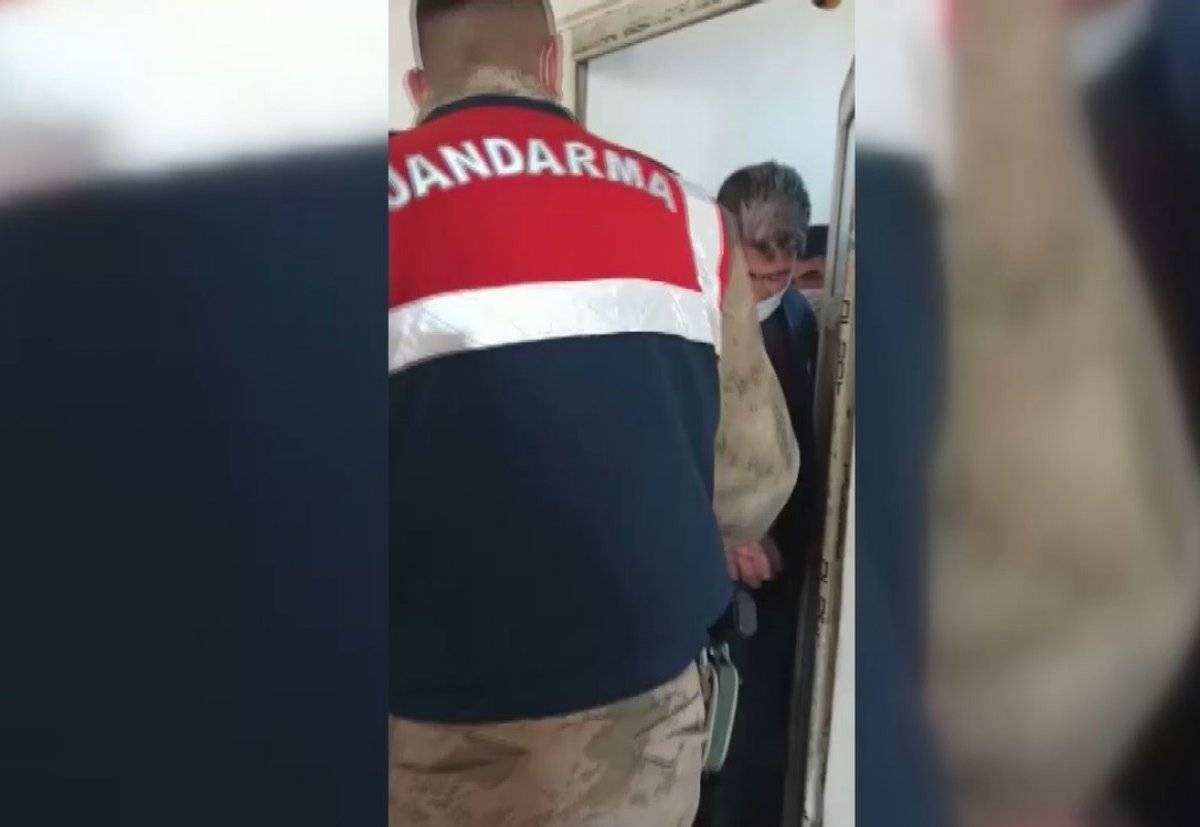 Kahramanmaraş'ta açık olan kıraathaneye baskın