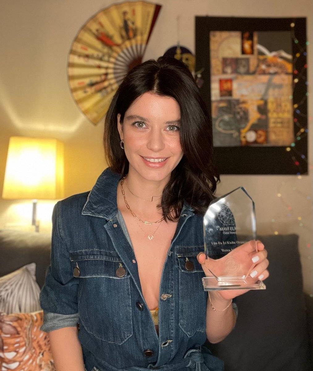 Beren Saat’e övgüler yağdı