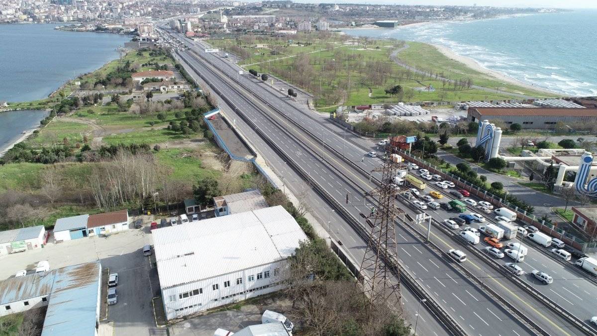 Avcılar'da kısıtlamaya rağmen şaşırtan trafik