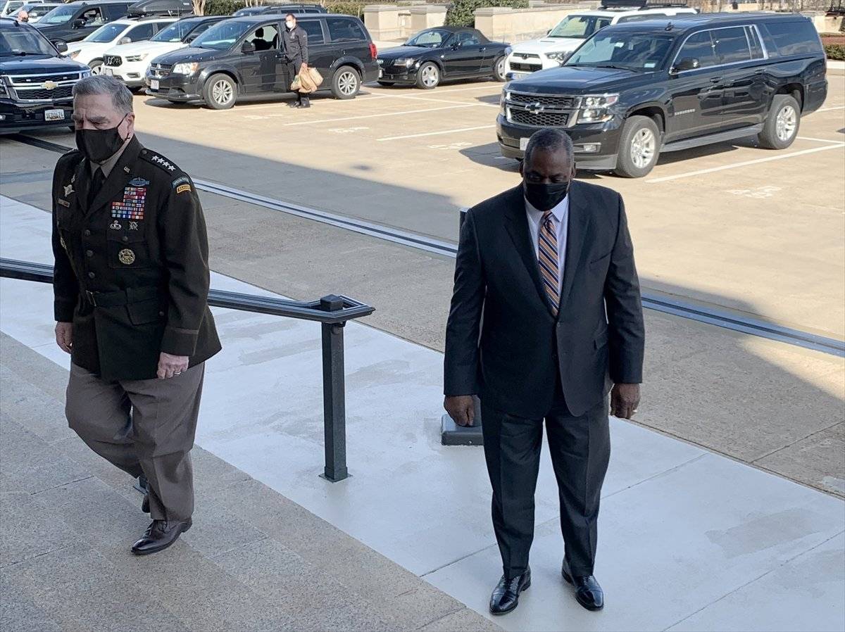 ABD'nin ilk siyahi Savunma Bakanı Austin göreve başladı