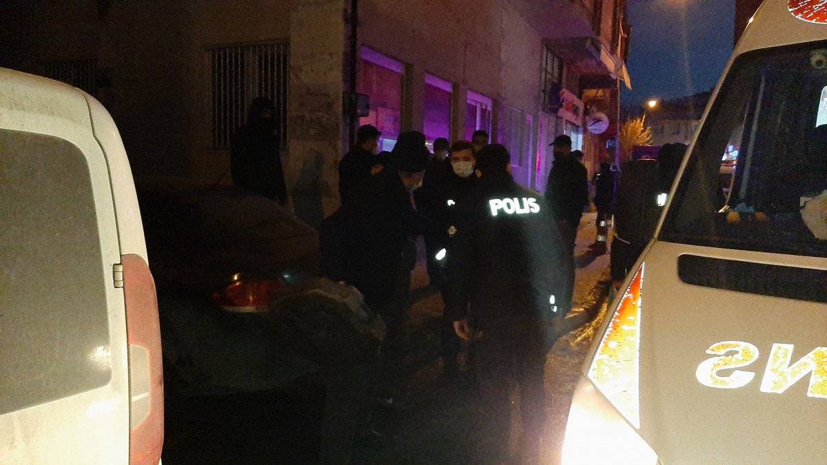 Çorum'da tartıştığı adamı göğsünden bıçakladı