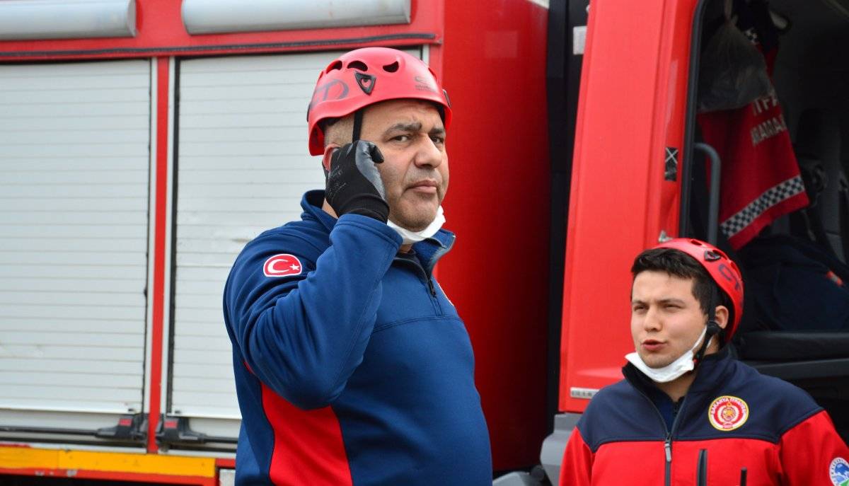 Sakarya'da camiye Türk bayrağı asan gencin, intihar ettiği sanıldı