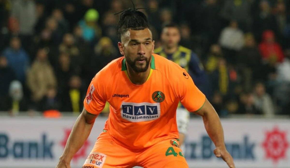 Fenerbahçe'nin 2 stoper adayı