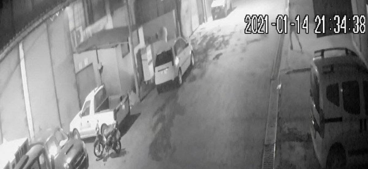 Antalya'da husumetlisinin dükkanını, benzinle yaktı