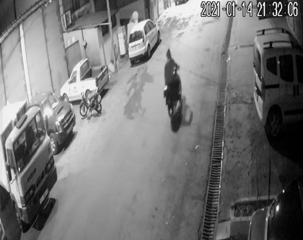 Antalya'da husumetlisinin dükkanını, benzinle yaktı