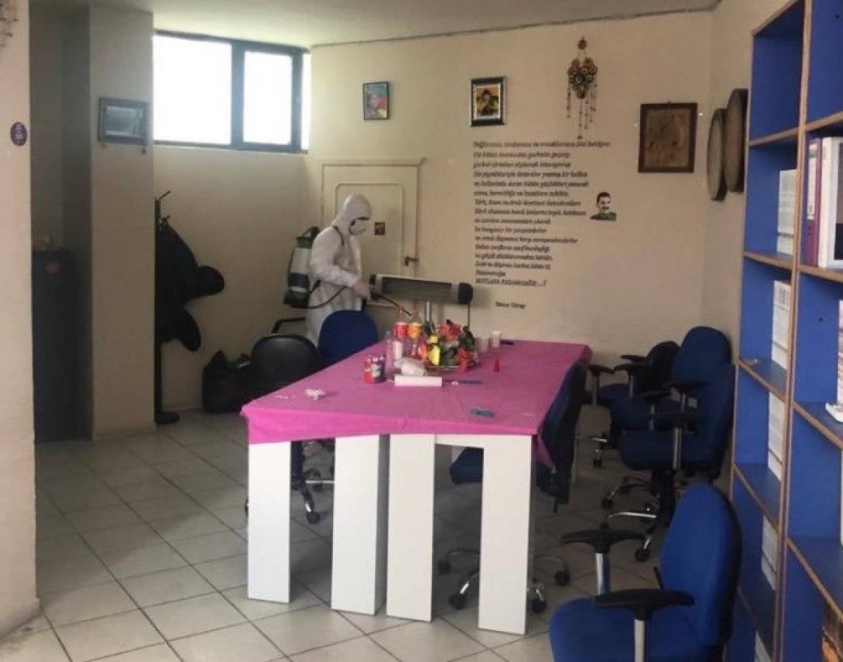 Esenyurt'ta HDP ilçe binasına operasyon