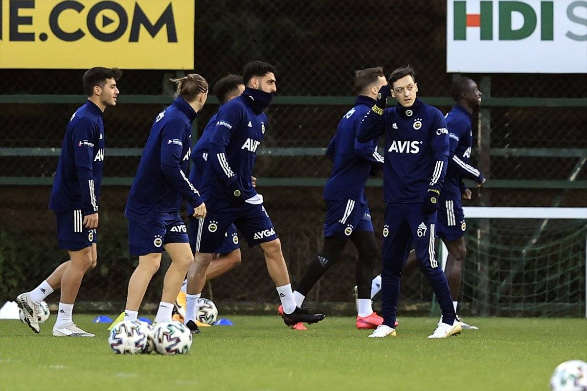 Mesut Özil ilk antrenmanına çıktı