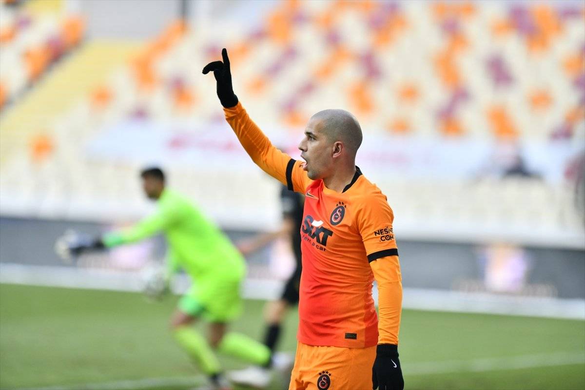 Sofiane Feghouli 2-3 hafta yok