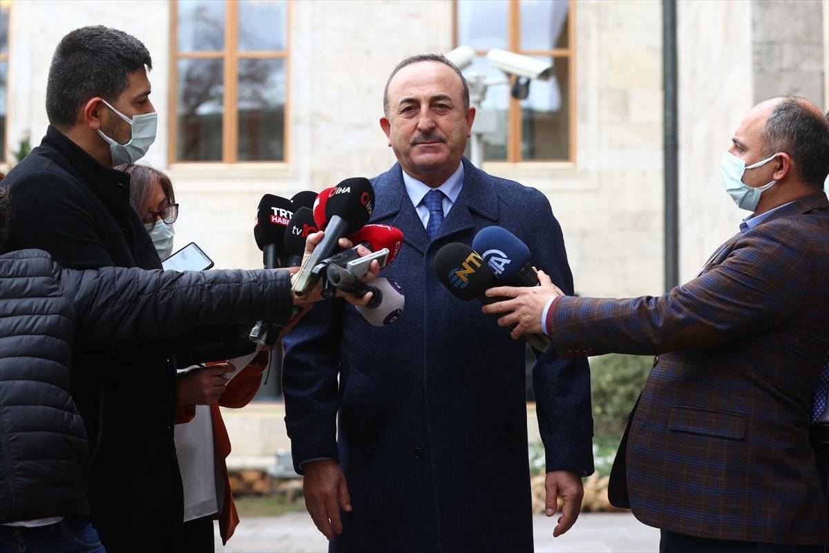 Mevlüt Çavuşoğlu: Korsanlardan henüz bir haber gelmedi