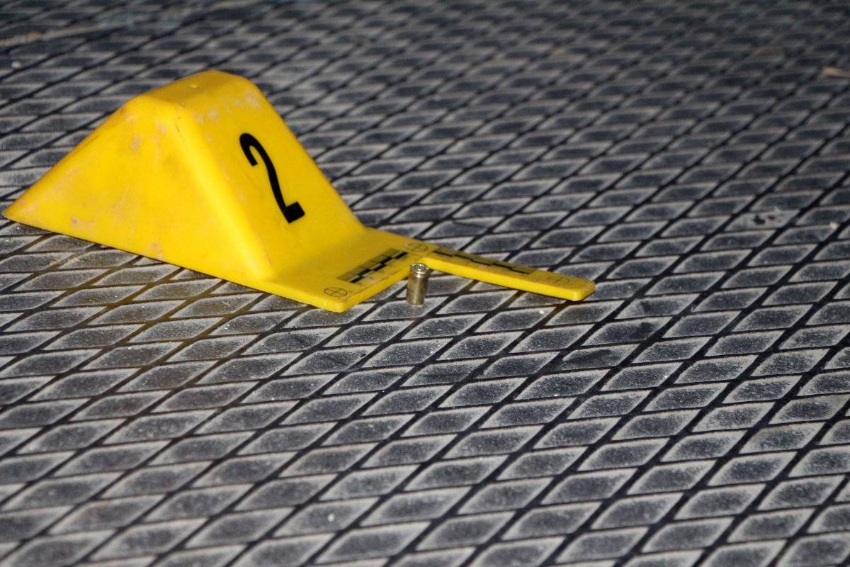 Adana'da damda güvercin uçururken sırtından vuruldu