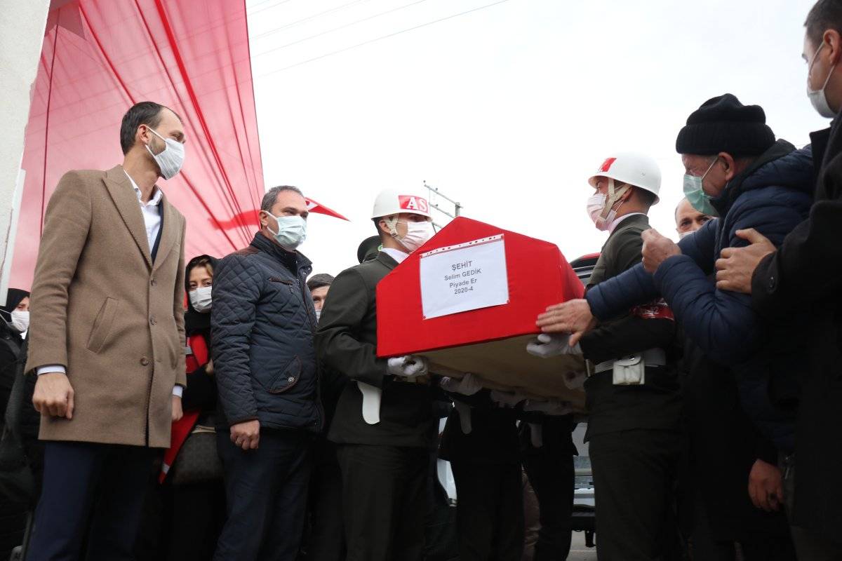 Şehit Selim Gedik, Sakarya’da son yolculuğuna uğurlandı