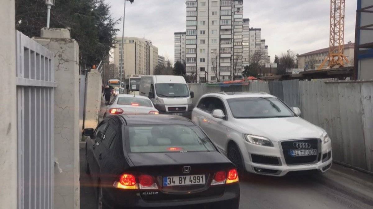 İstanbul'da 4 yıldır süren metro inşaatı vatandaşları çileden çıkardı