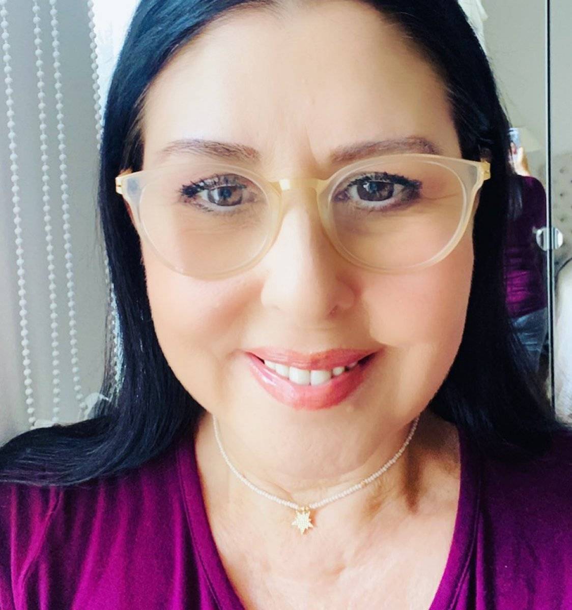 Nilüfer: Ne varmış yanaklarımda