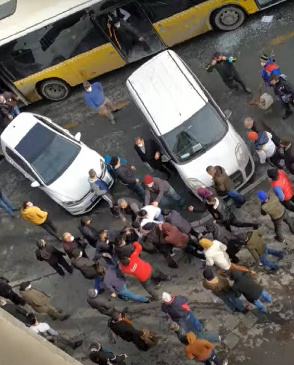 İstanbul’da otobüs şoförünü darbeden 3 maganda tutuklandı