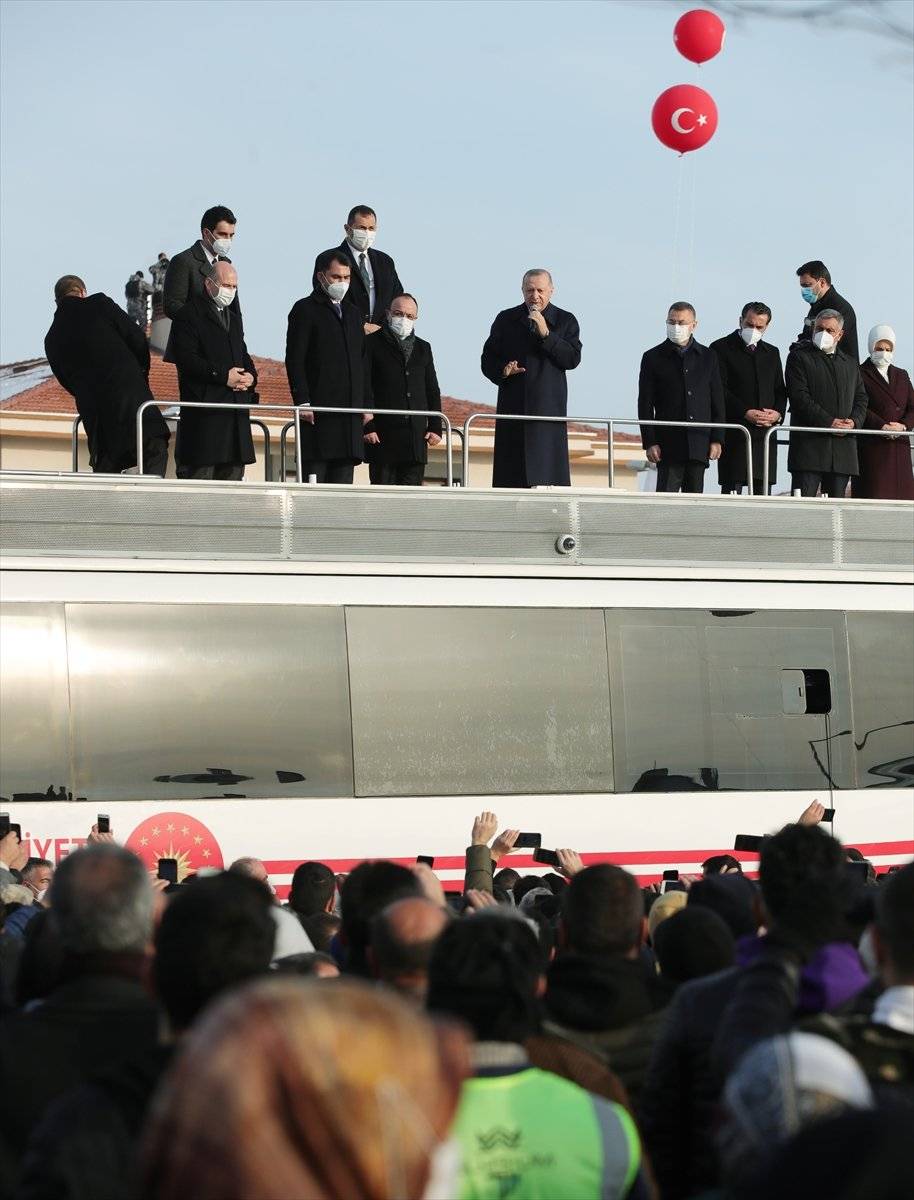 Cumhurbaşkanı Erdoğan, Elazığ'daki deprem konutlarını havadan inceledi