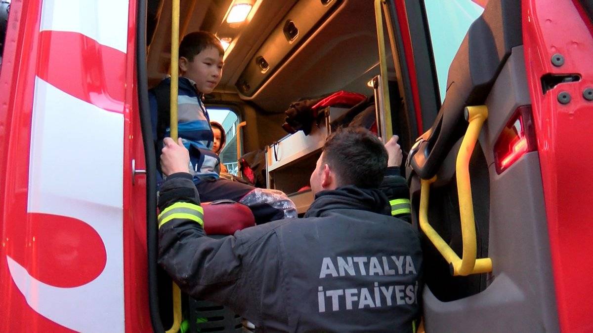 Antalya'da kafası bozulan kiracı evi yaktı