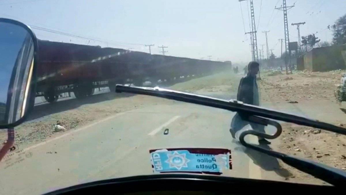 Pakistanlı motosiklet sürücüsü ölümden döndü