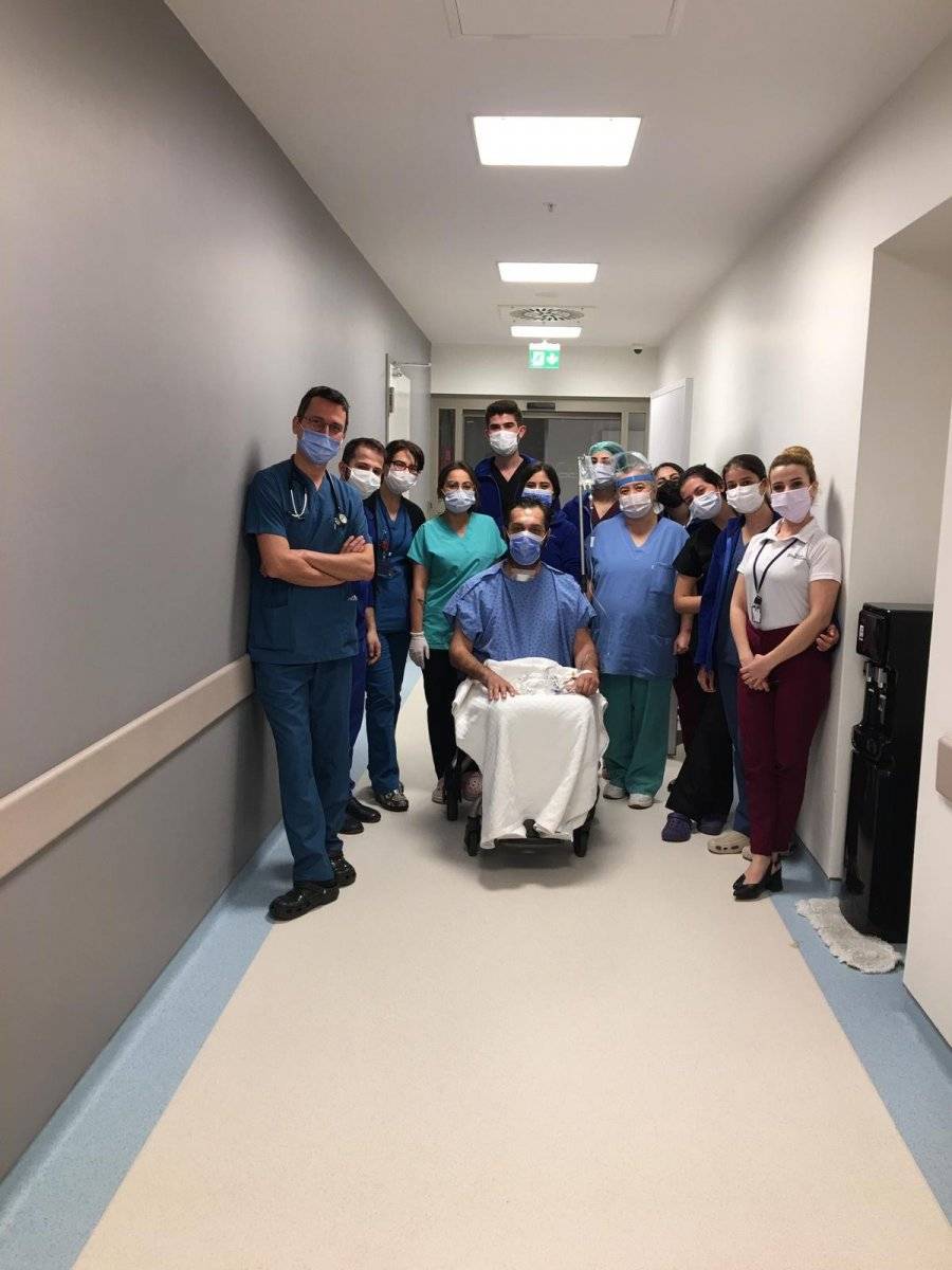 Antalya'da hastanede yaşam mücadelesi verirken oğlu dünyaya geldi