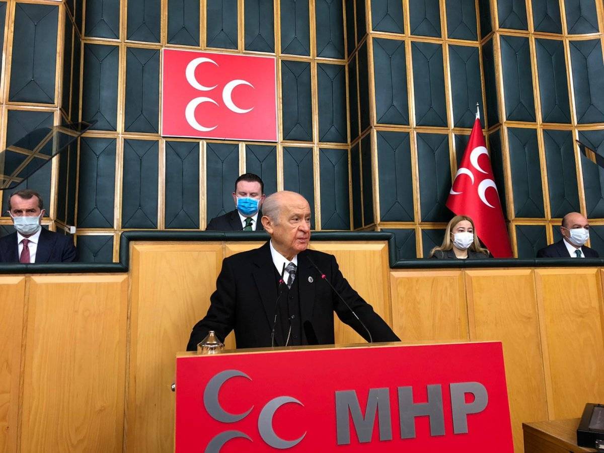 Devlet Bahçeli'den Özlem Gürses'e: Size sadece gülüyoruz