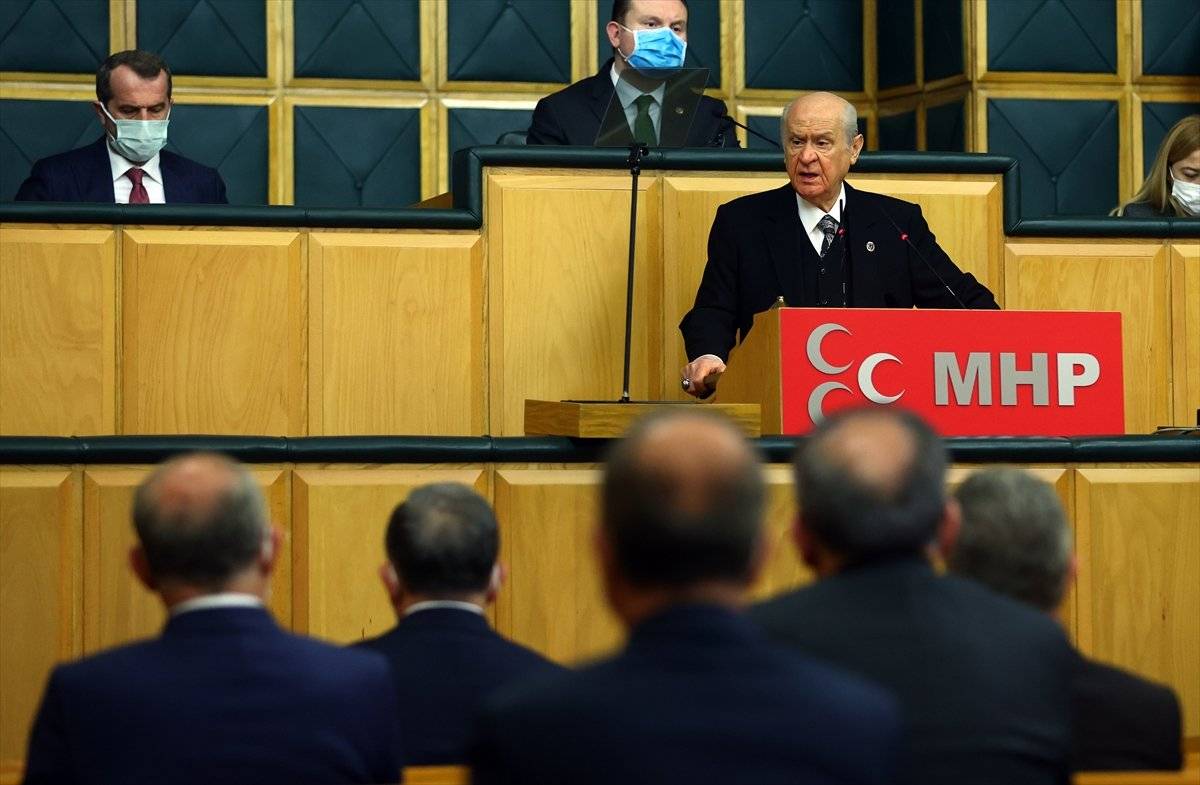 Devlet Bahçeli'den Özlem Gürses'e: Size sadece gülüyoruz