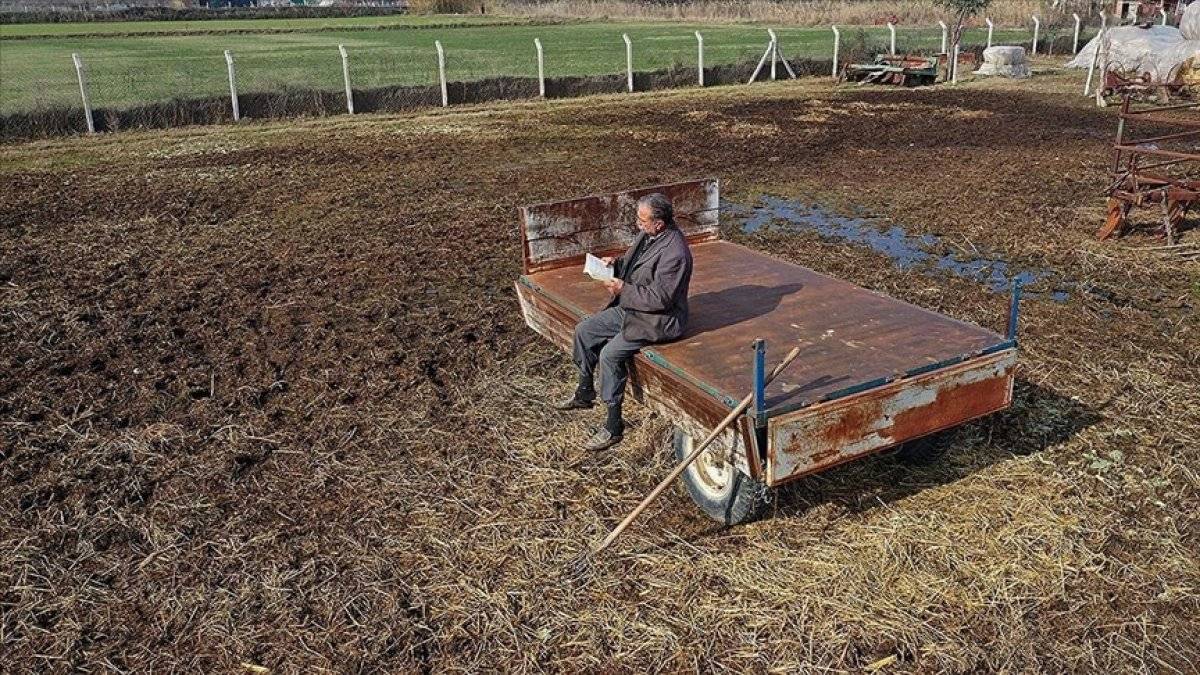 Aydınlı kitap kurdu Ali dede, gençlere örnek oluyor