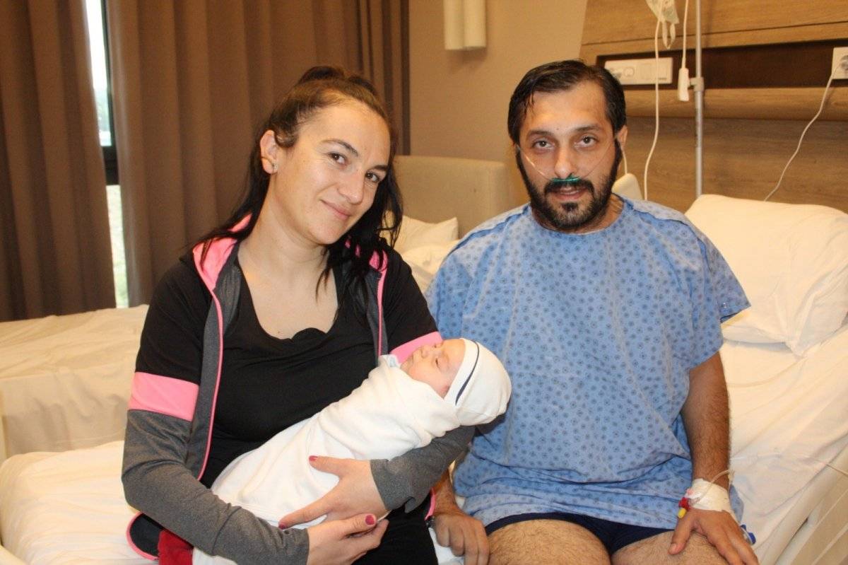 Antalya'da hastanede yaşam mücadelesi verirken oğlu dünyaya geldi