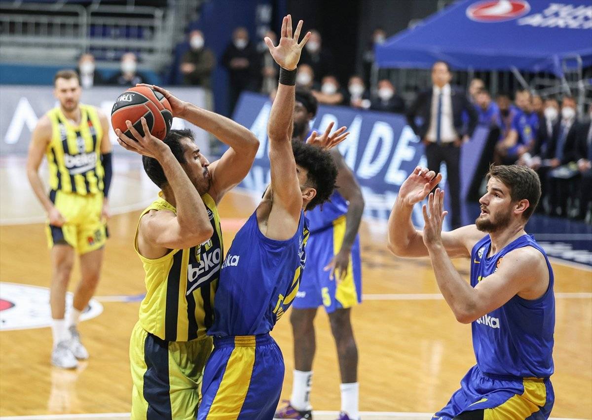 Fenerbahçe, THY Avrupa Ligi'nde üst üste 7. galibiyetini aldı