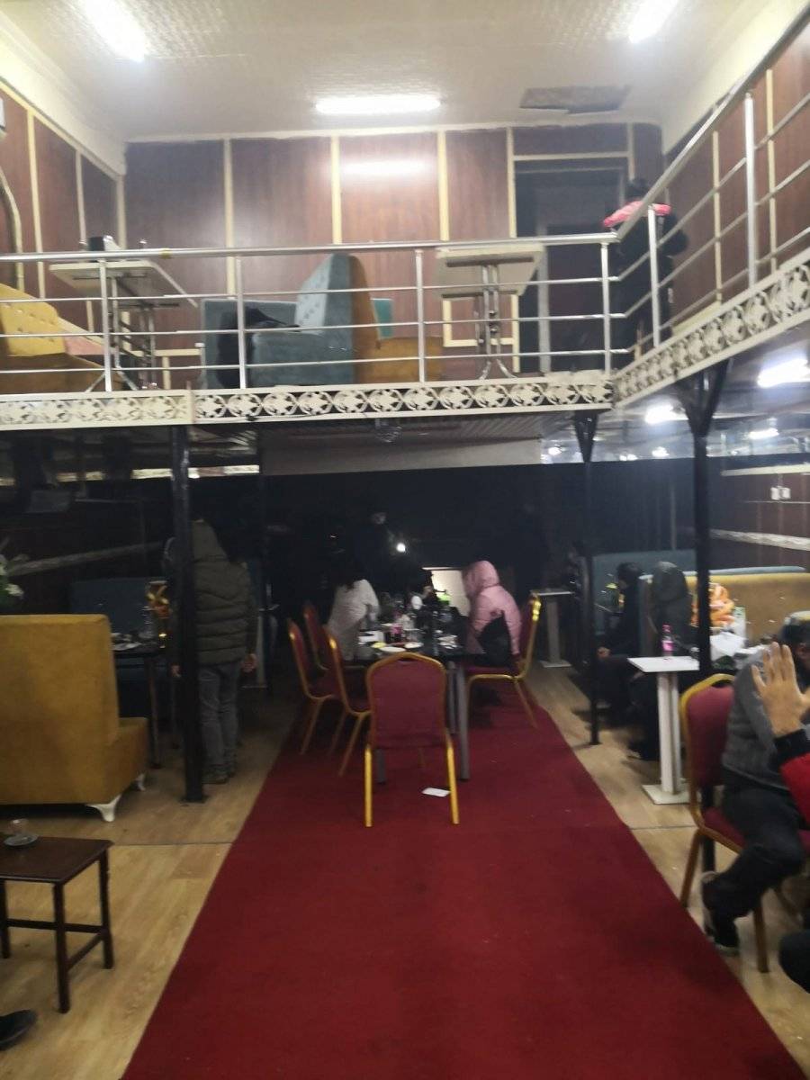 Konya'da ruhsatsız gazinoya polis baskını