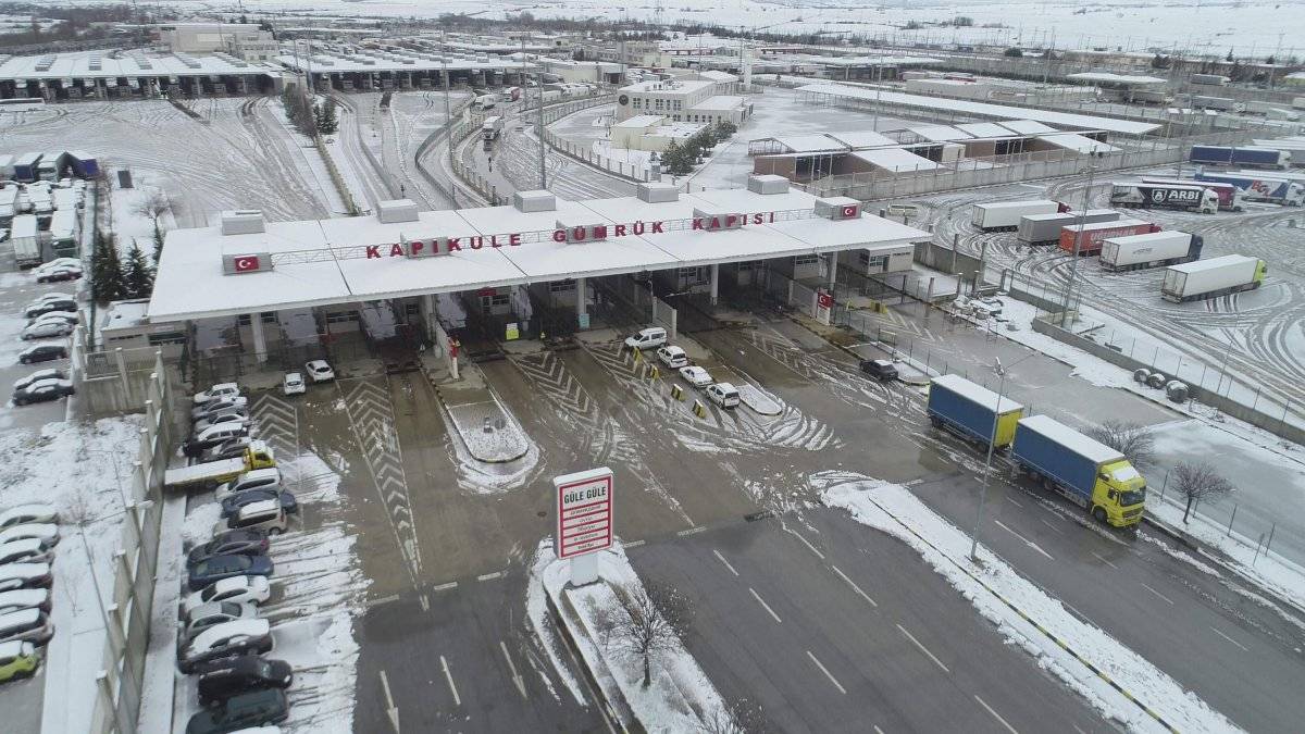 Kapıkule Sınır Kapısı'nda, 1400 tır çıkış için bekliyor