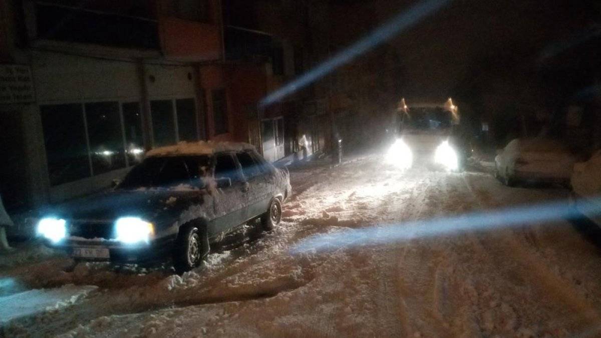 Tekirdağ'da kar 10 santimetreyi aştı