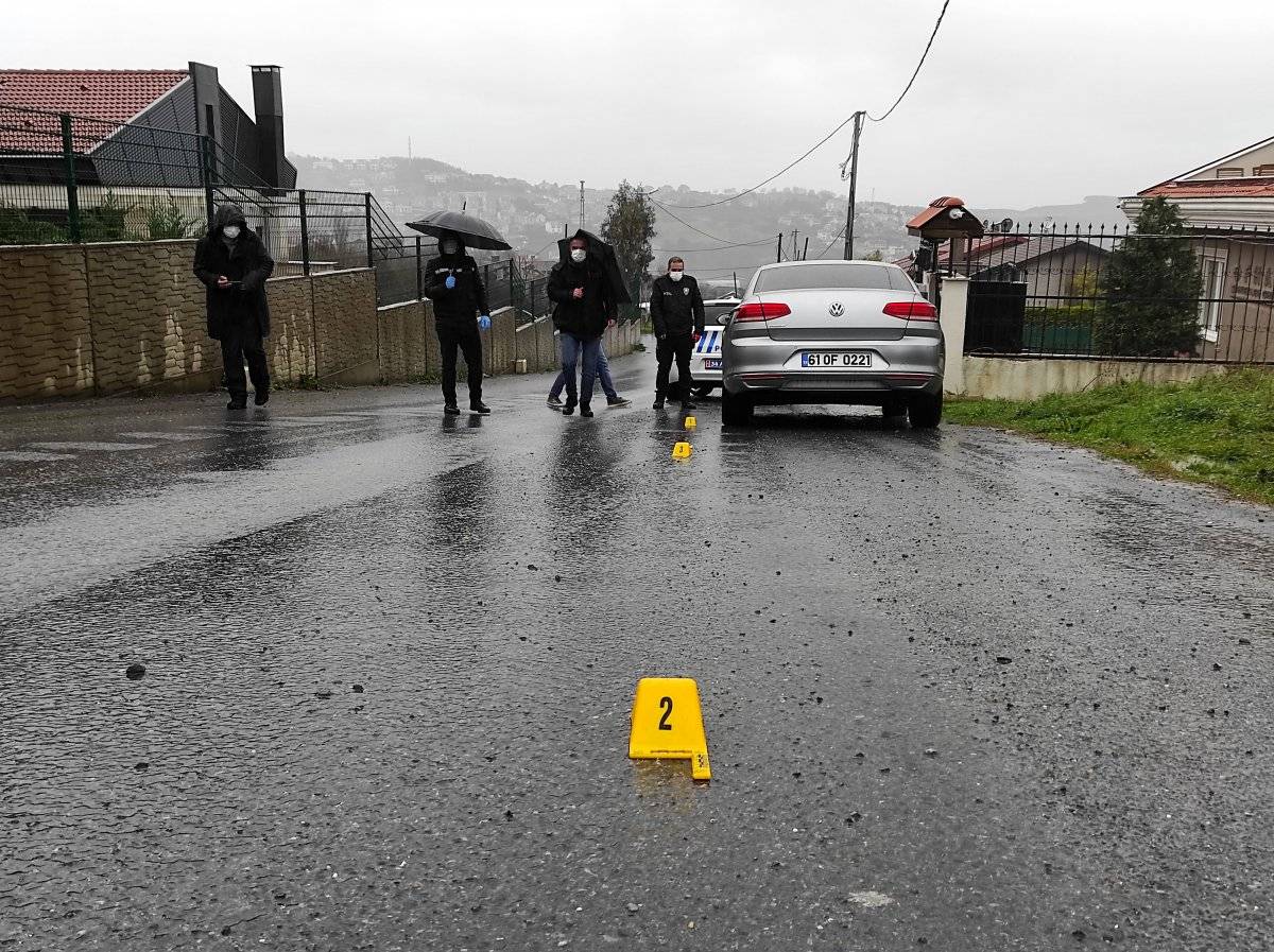 Sarıyer'de, şirketinin önünde silahlı saldırıya uğradı