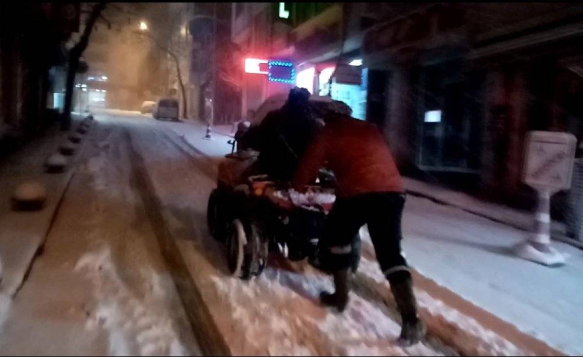 Tekirdağ'da kar 10 santimetreyi aştı