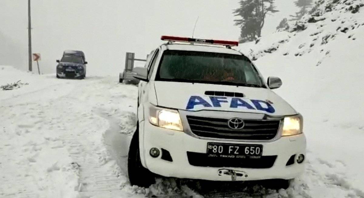 Osmaniye'de yoğun kar yağışında mahsur kalan vatandaşları AFAD kurtardı