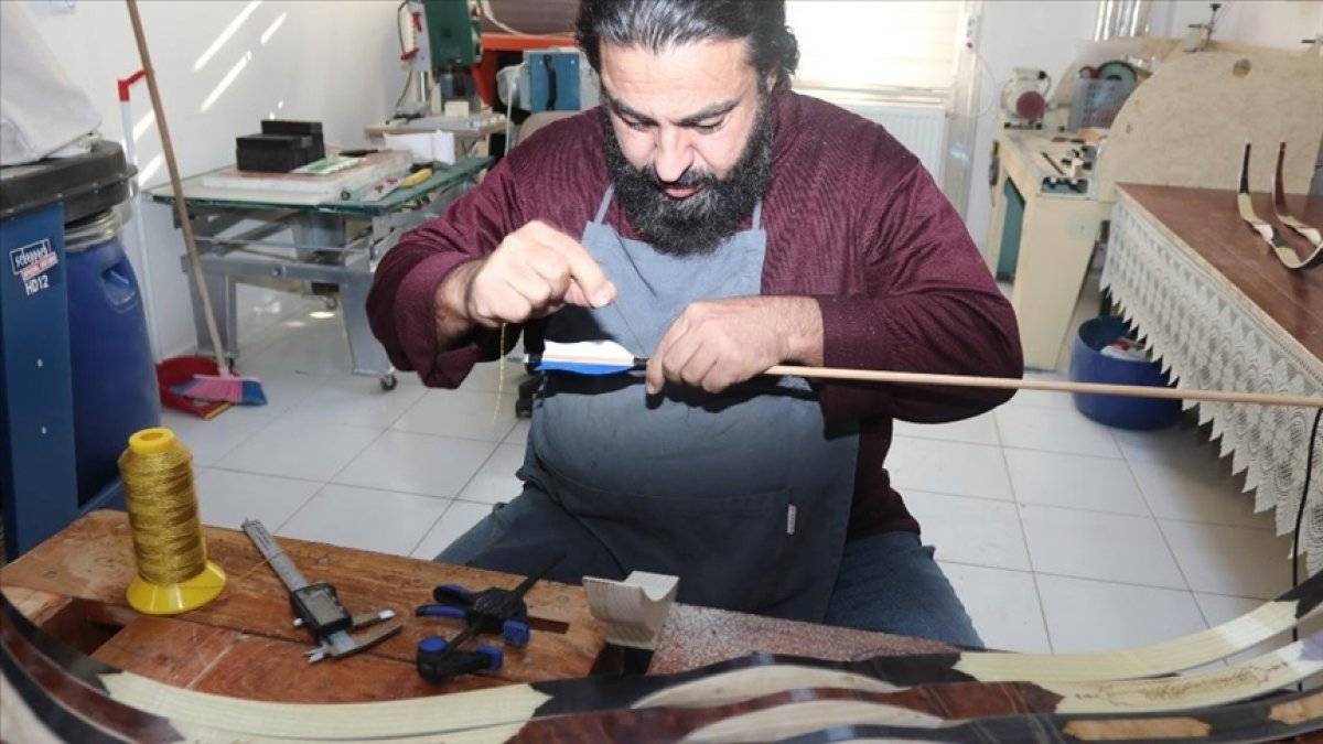 Karamanlı Osman usta, geleneksel Türk yayını yaşatıyor