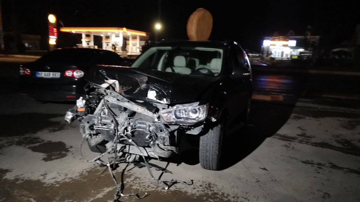 Tokat'ta fırtına çatıları uçurdu