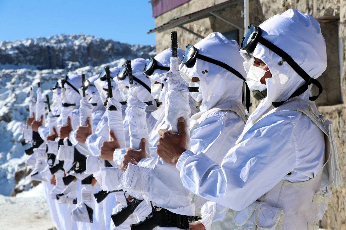 Irak sınırındaki Balkayalar'da teröristlere göz açtırılmıyor