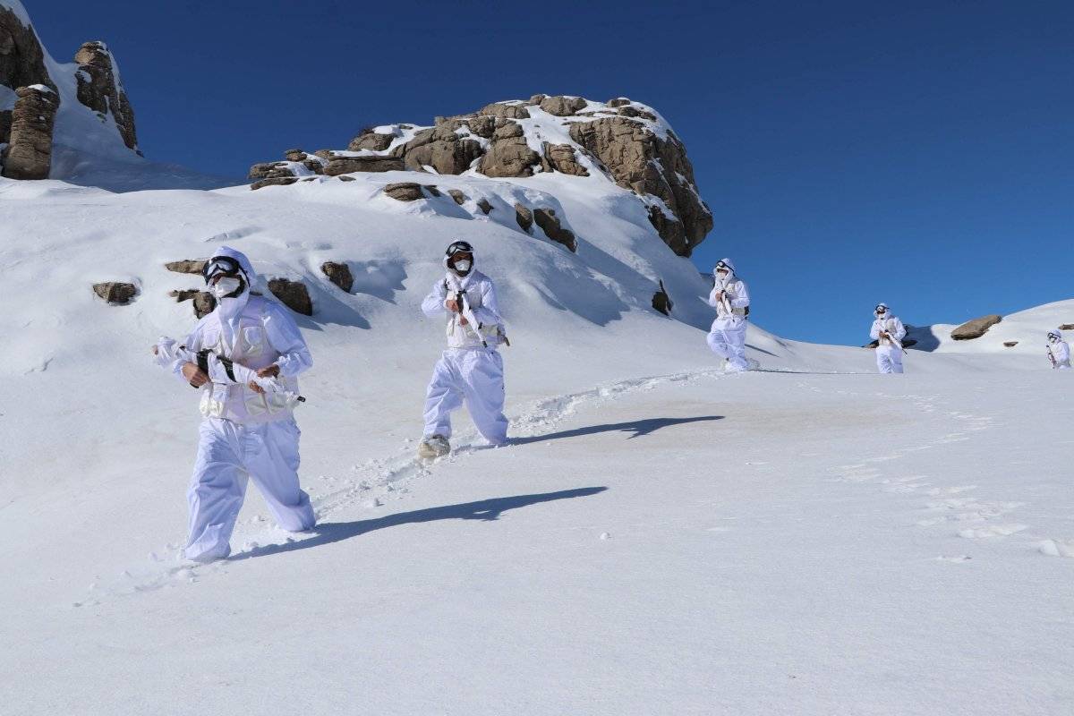 Irak sınırındaki Balkayalar'da teröristlere göz açtırılmıyor