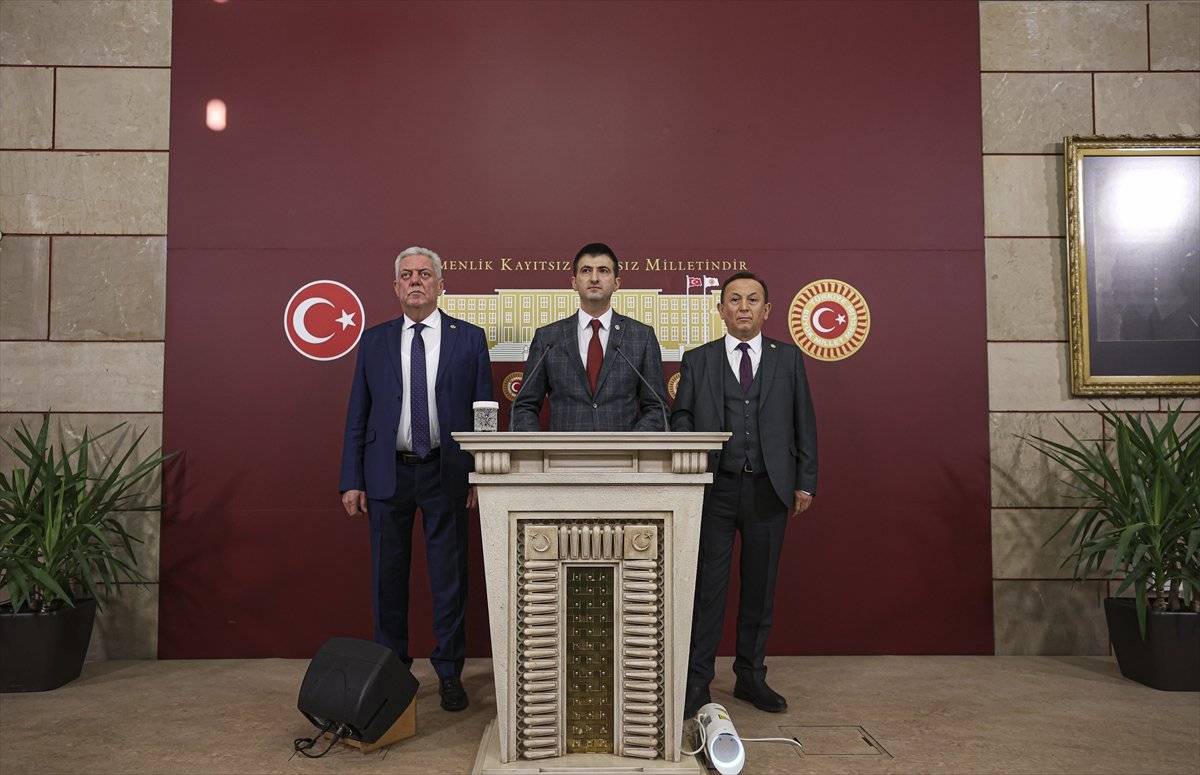 3 milletvekilinin istifasına ilişkin açıklamaları