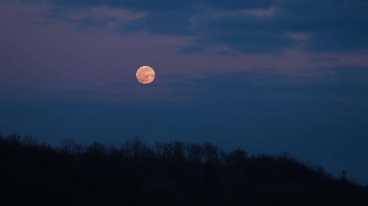 Çanakkale'de yılın ilk dolunayı görüntülendi