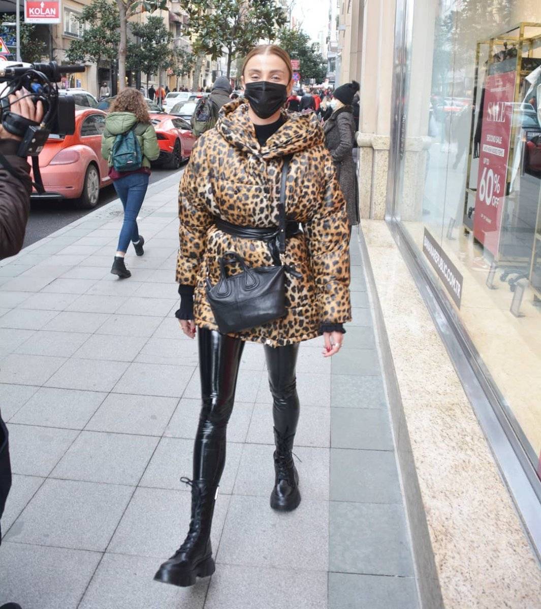 Özge Ulusoy, estetik yaptırdı