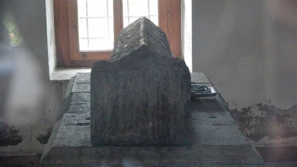 Tokat’ta emirin mezarını evliya türbesi sanıp dua ediyorlar