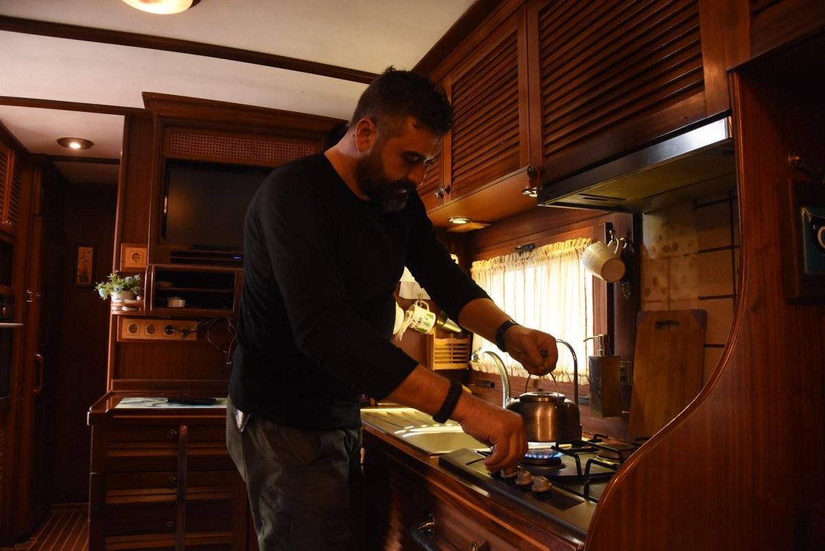 İstanbul'da evlerine hırsız giren çift, karavana taşındı