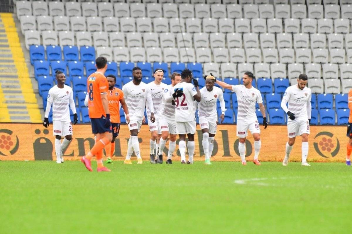 Başakşehir, Hatayspor'dan fark yedi