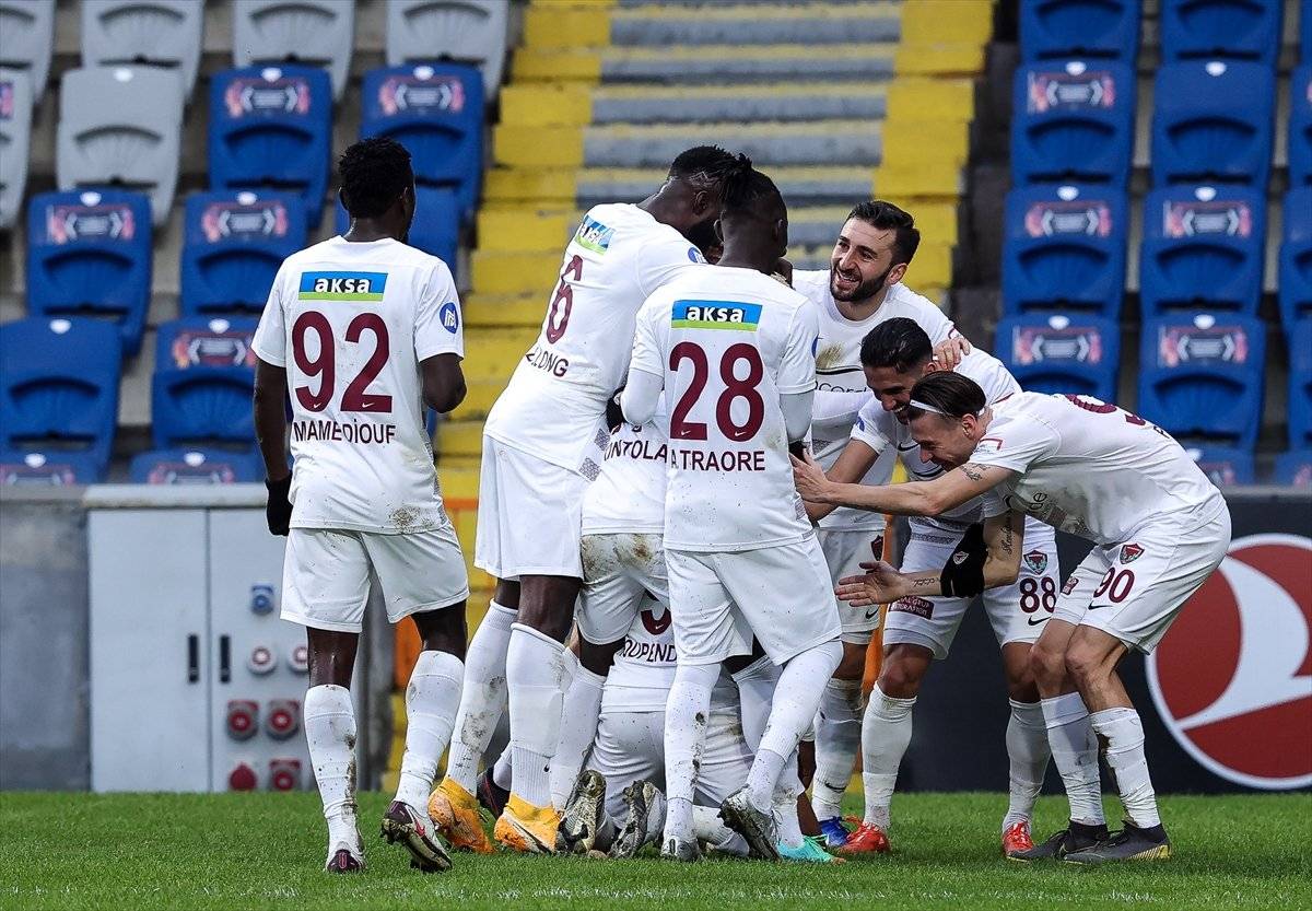 Başakşehir, Hatayspor'dan fark yedi