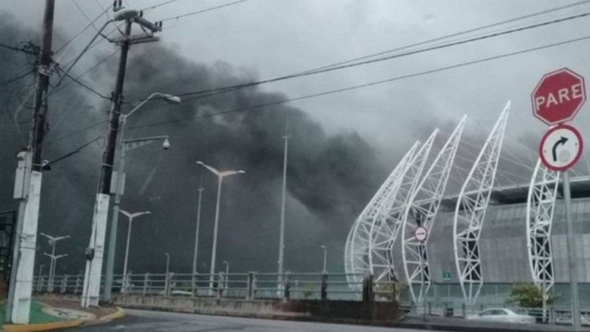Brezilya’daki Dünya Kupası stadında yangın