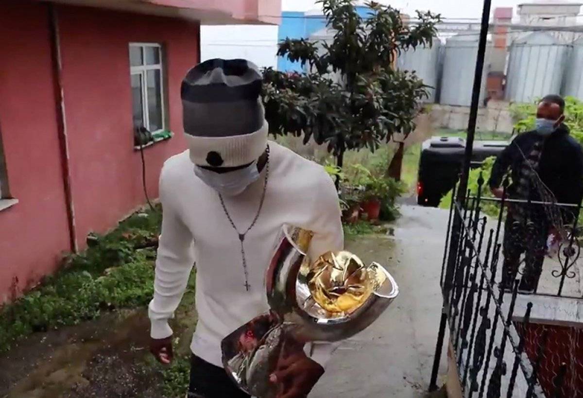 Nwakaeme'den taraftara ziyaret