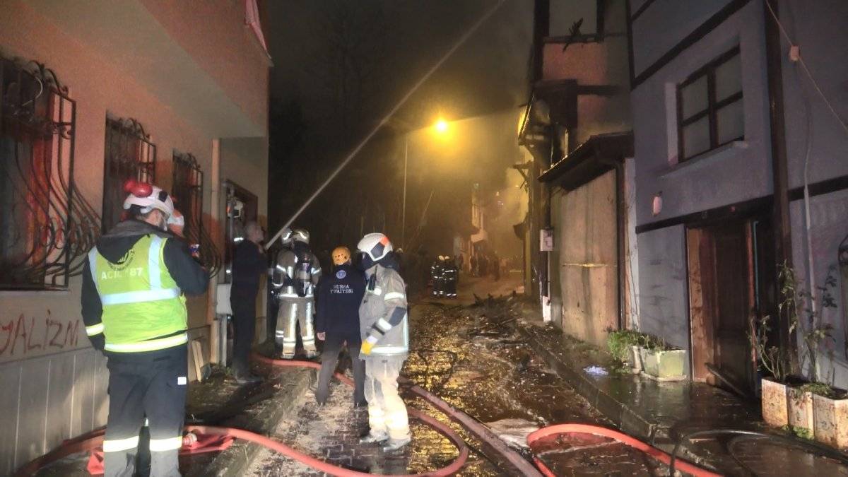 Bursa'da 120 yıllık tarihi binada yangın