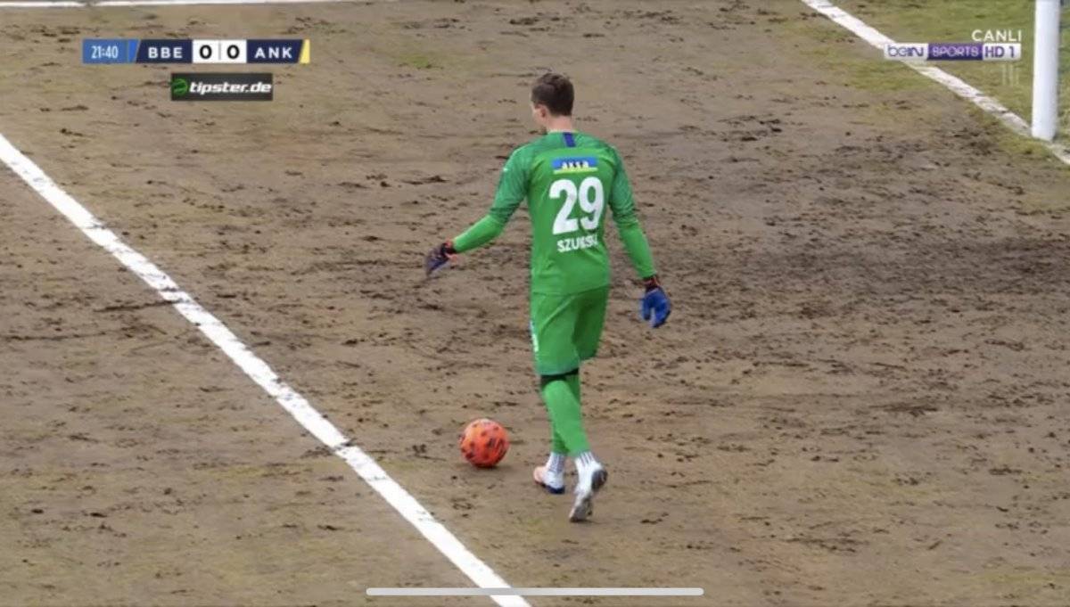 Erzurum Stadı'nın zemini iyice bozuldu