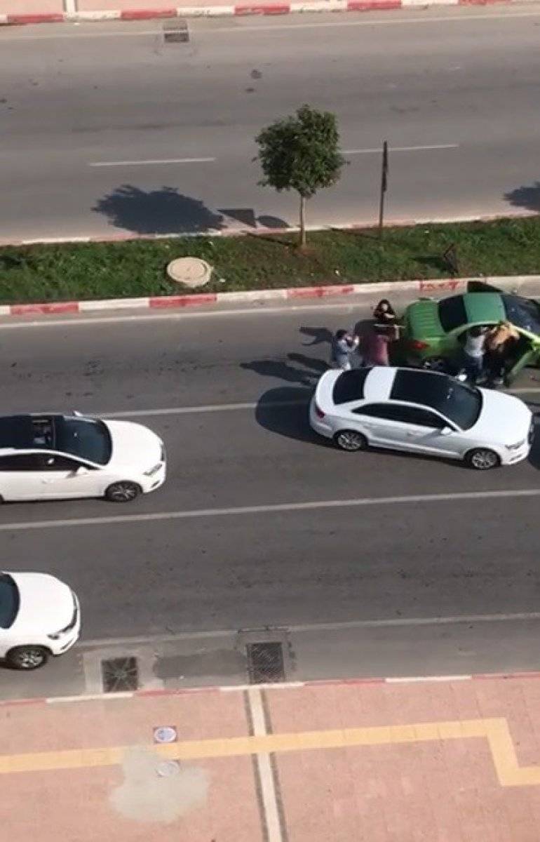 Mersin'de trafikte kadınları sopayla darbeden sanığa para cezası